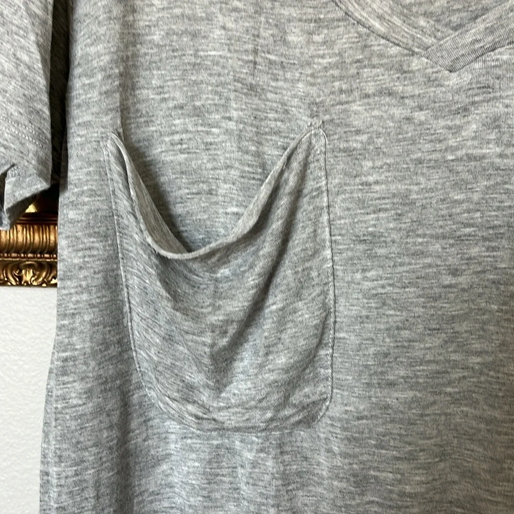 Z Supply V-neck Tee. EUC. Size M - Picture 5 of 5